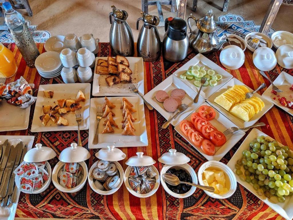 Blue Sky Luxury Camp Hotel Merzouga Bagian luar foto