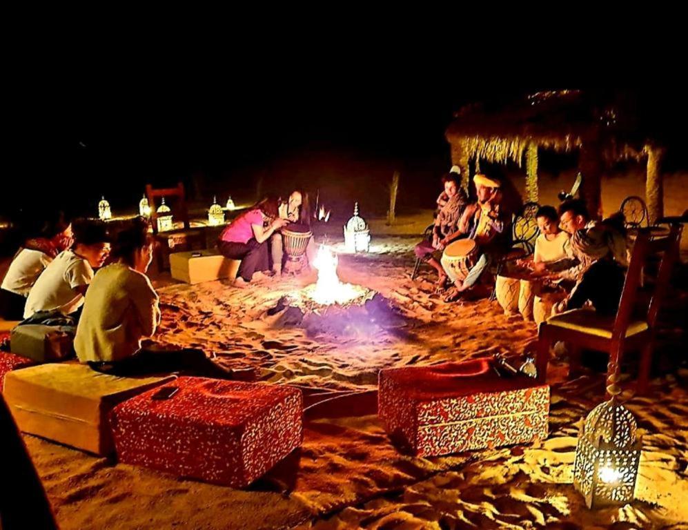 Blue Sky Luxury Camp Hotel Merzouga Bagian luar foto