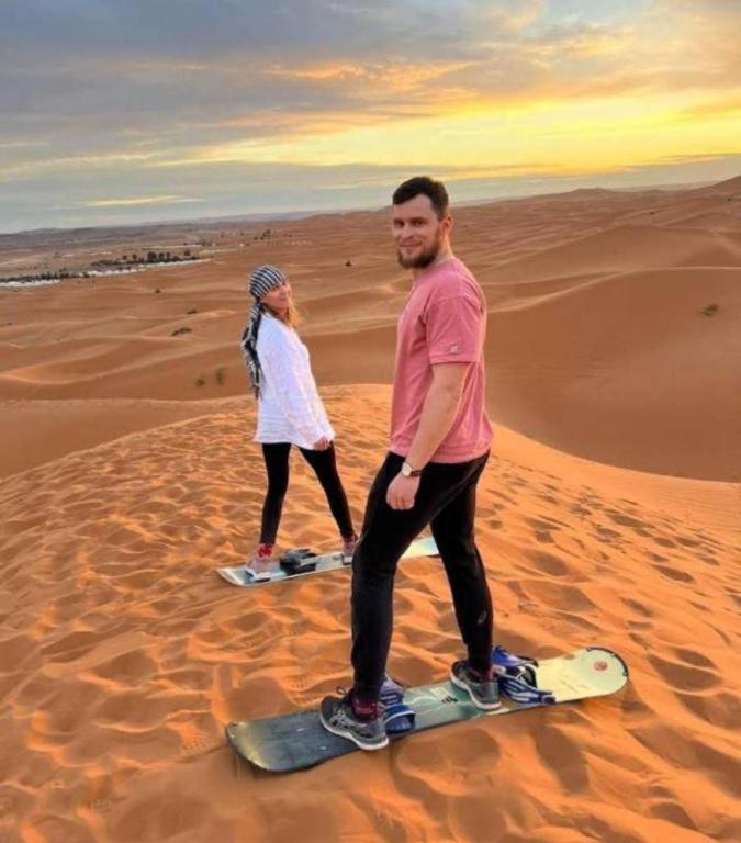 Blue Sky Luxury Camp Hotel Merzouga Bagian luar foto