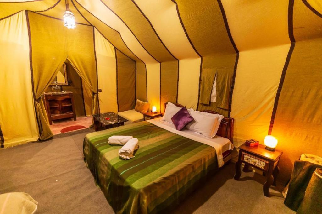 Blue Sky Luxury Camp Hotel Merzouga Bagian luar foto