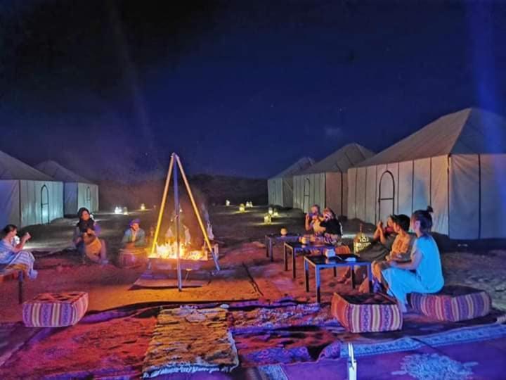 Blue Sky Luxury Camp Hotel Merzouga Bagian luar foto
