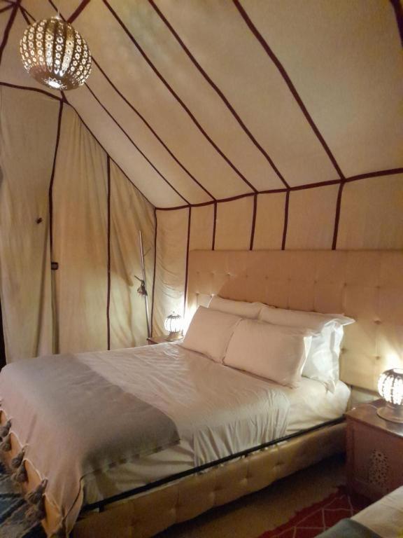 Blue Sky Luxury Camp Hotel Merzouga Bagian luar foto
