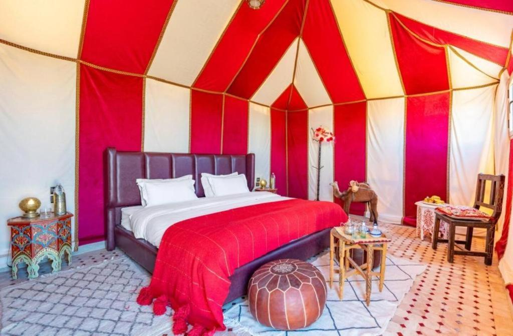 Blue Sky Luxury Camp Hotel Merzouga Bagian luar foto